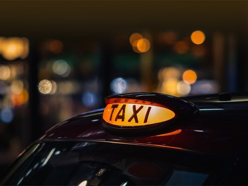 مميزات تاكسي الكويت في منطقة العبدلي